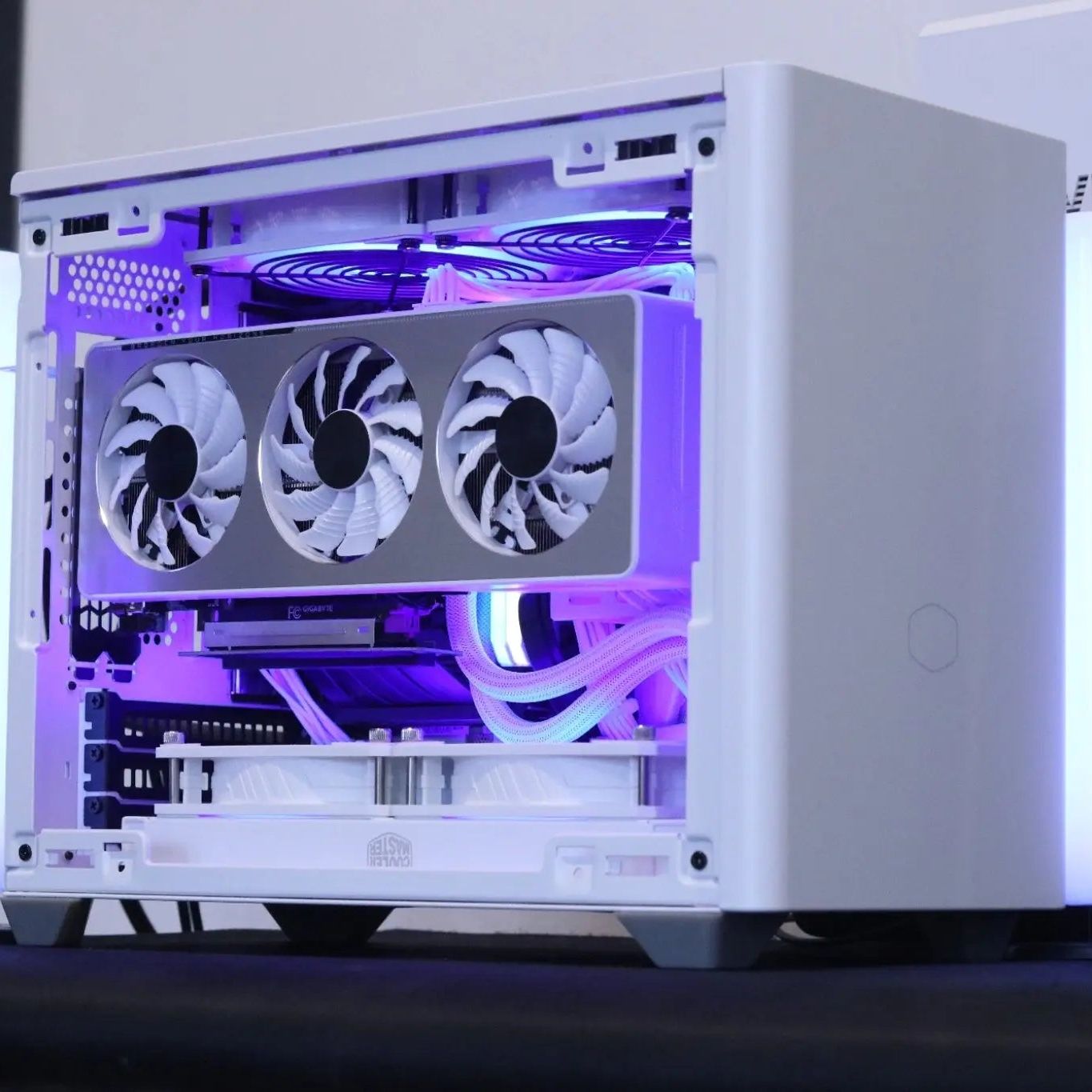 Ben's NR200P ITX Rig (i5 12600 + RTX 3060) Lakes Custom Computers