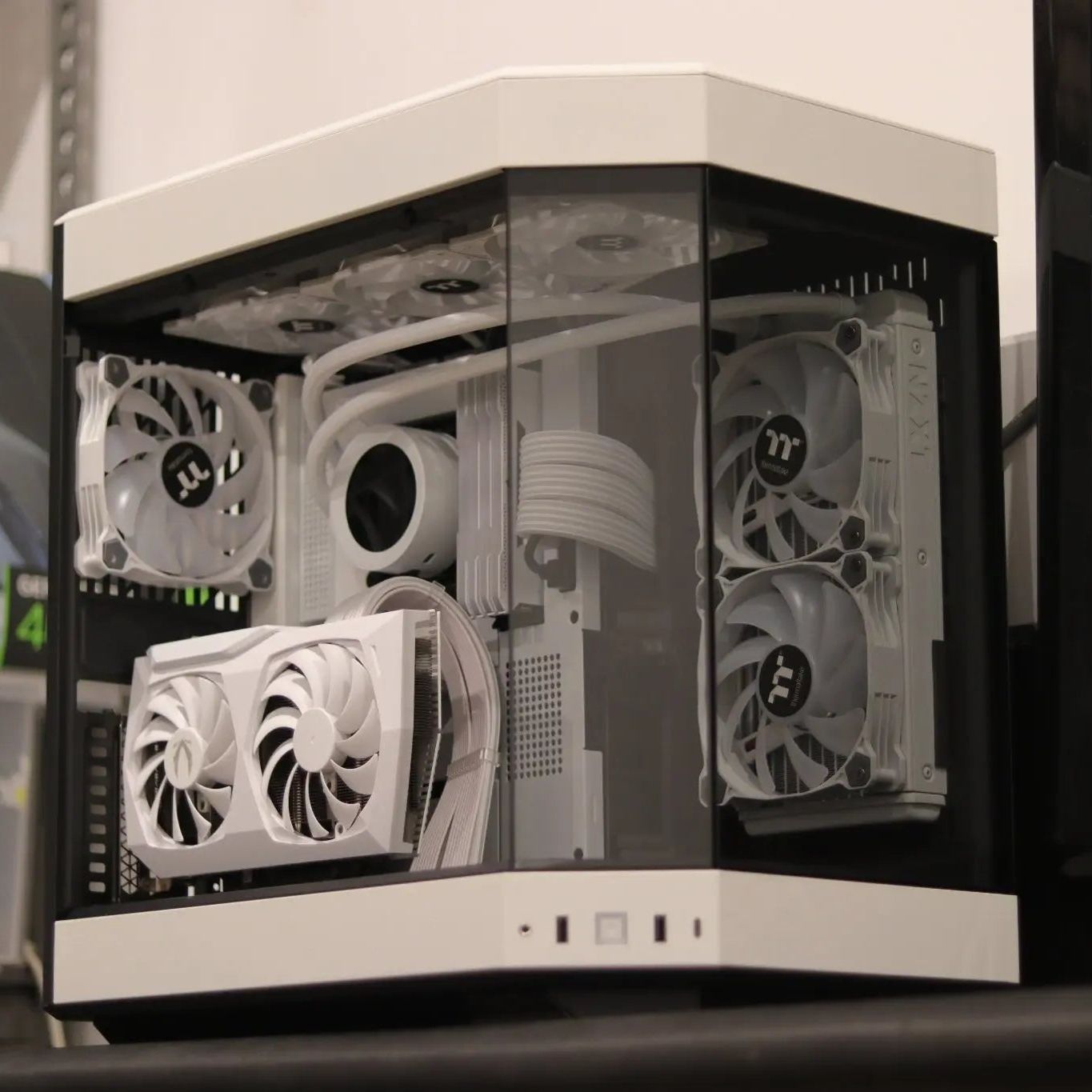 Sabrina's Hyte Y60 White/Black Rig (i5 13600KF + RTX 4060Ti) Lakes Custom Computers