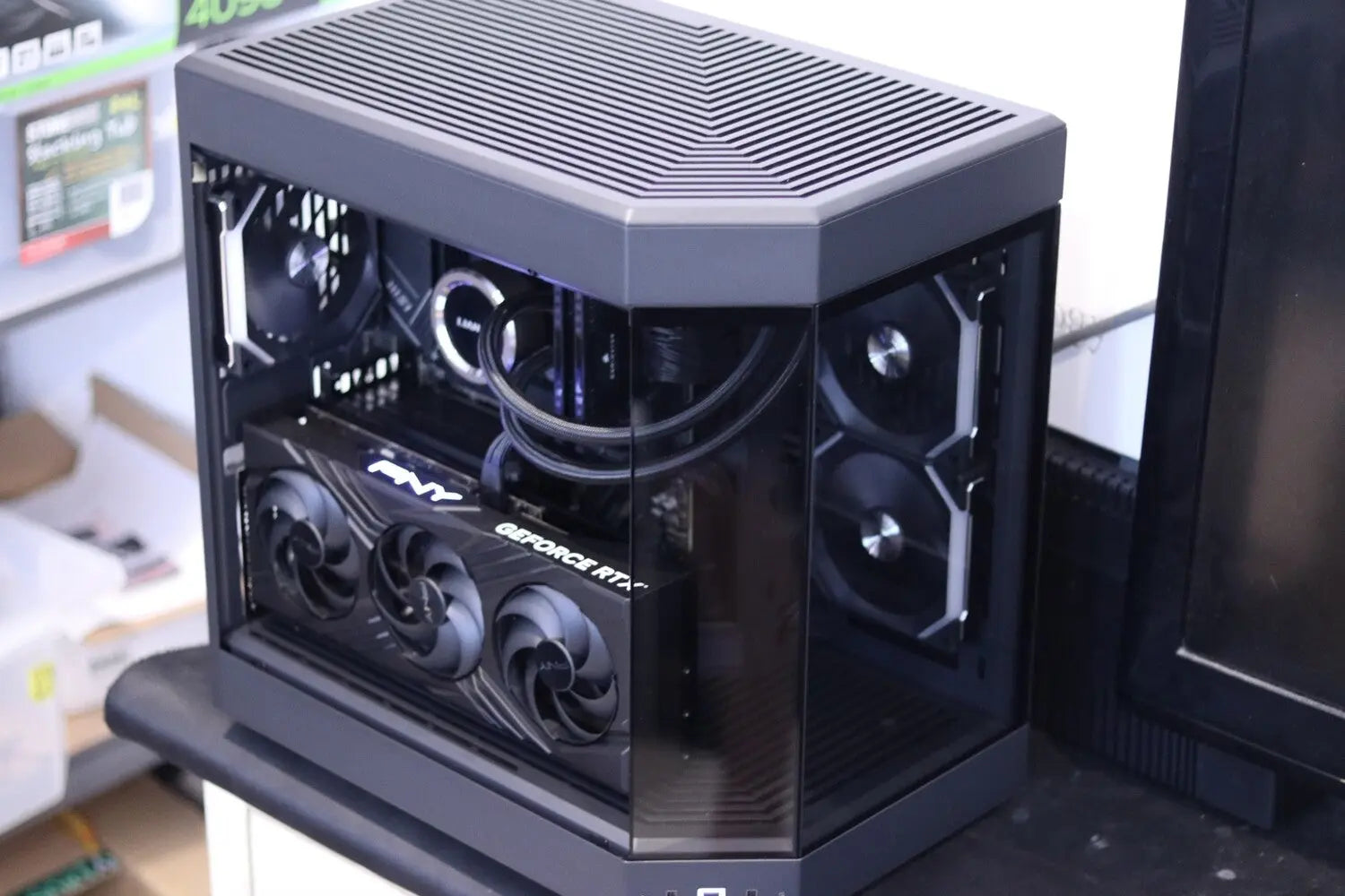 Damians Hyte Y60 Rig (i7 12700KF + RTX 4080) Lakes Custom Computers