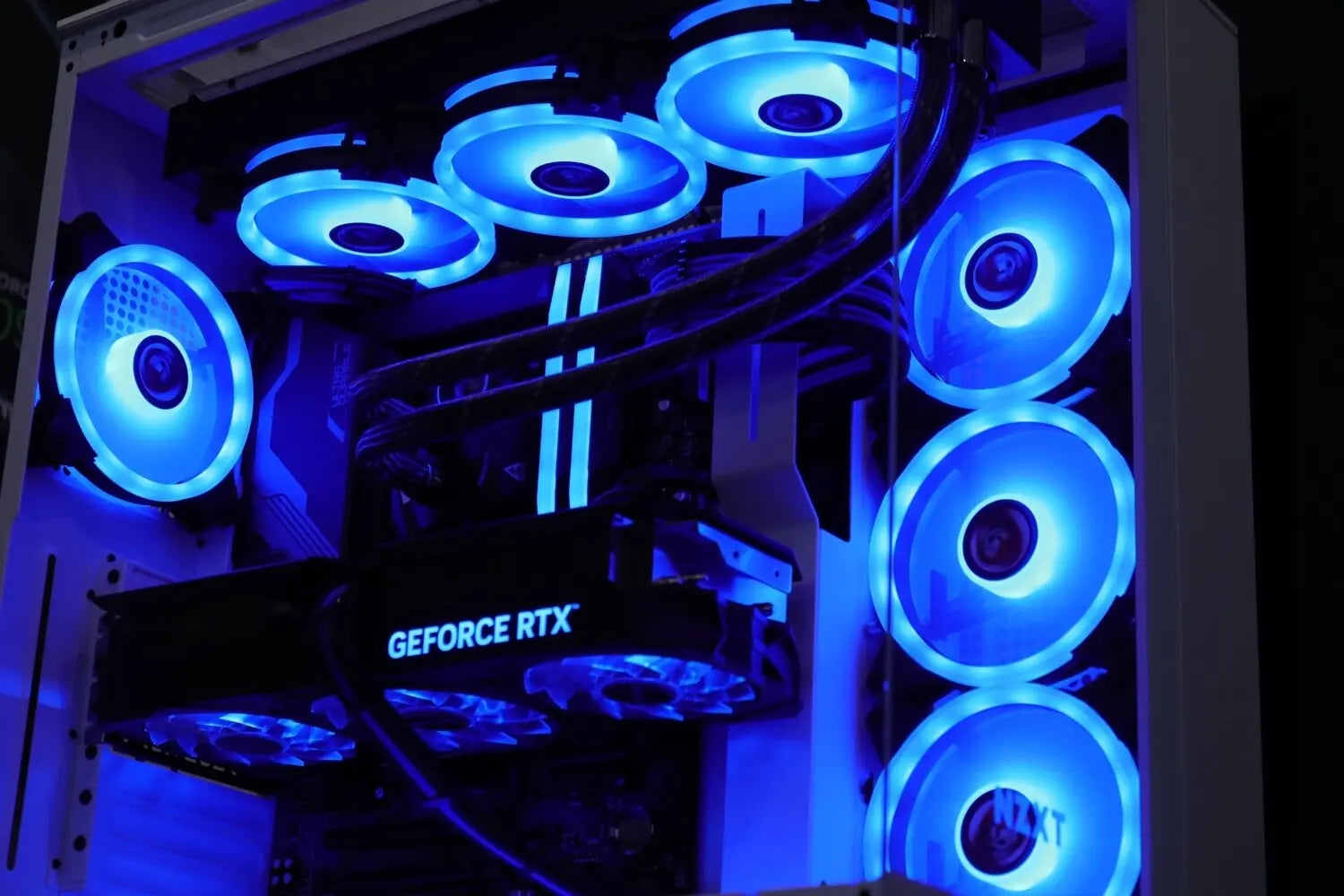 Jai's H9 Blue and White Build (i7 14700KF + RTX 4070Ti) Lakes Custom Computers