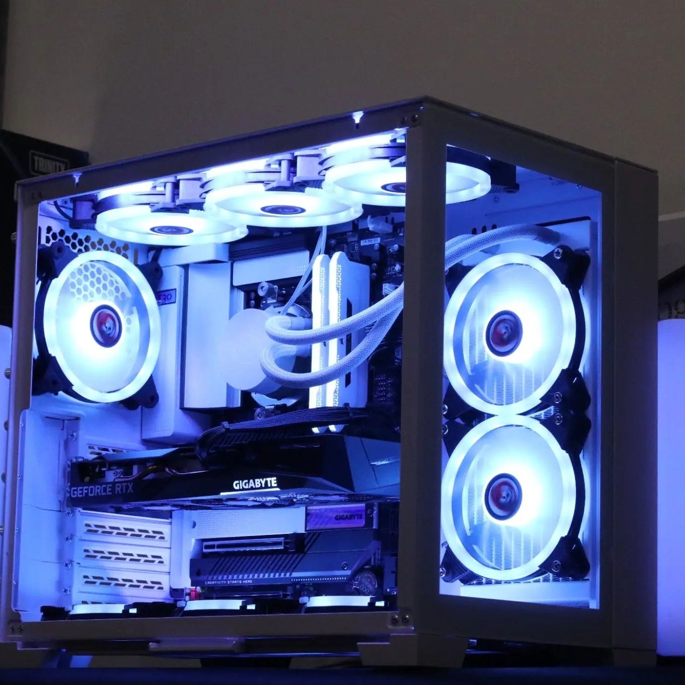 @Jingobingo_tech White Lian Li Rig (Ryzen 5 5500 + RTX 3050) Lakes Custom Computers