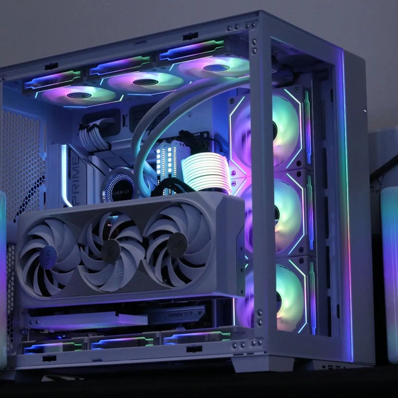 RIC's 40 Series Gaming Rig (i7 13700KF + RTX 4080) Lakes Custom Computers